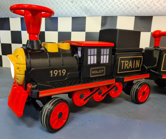 Electric children's train 12 volt with 2 wagons