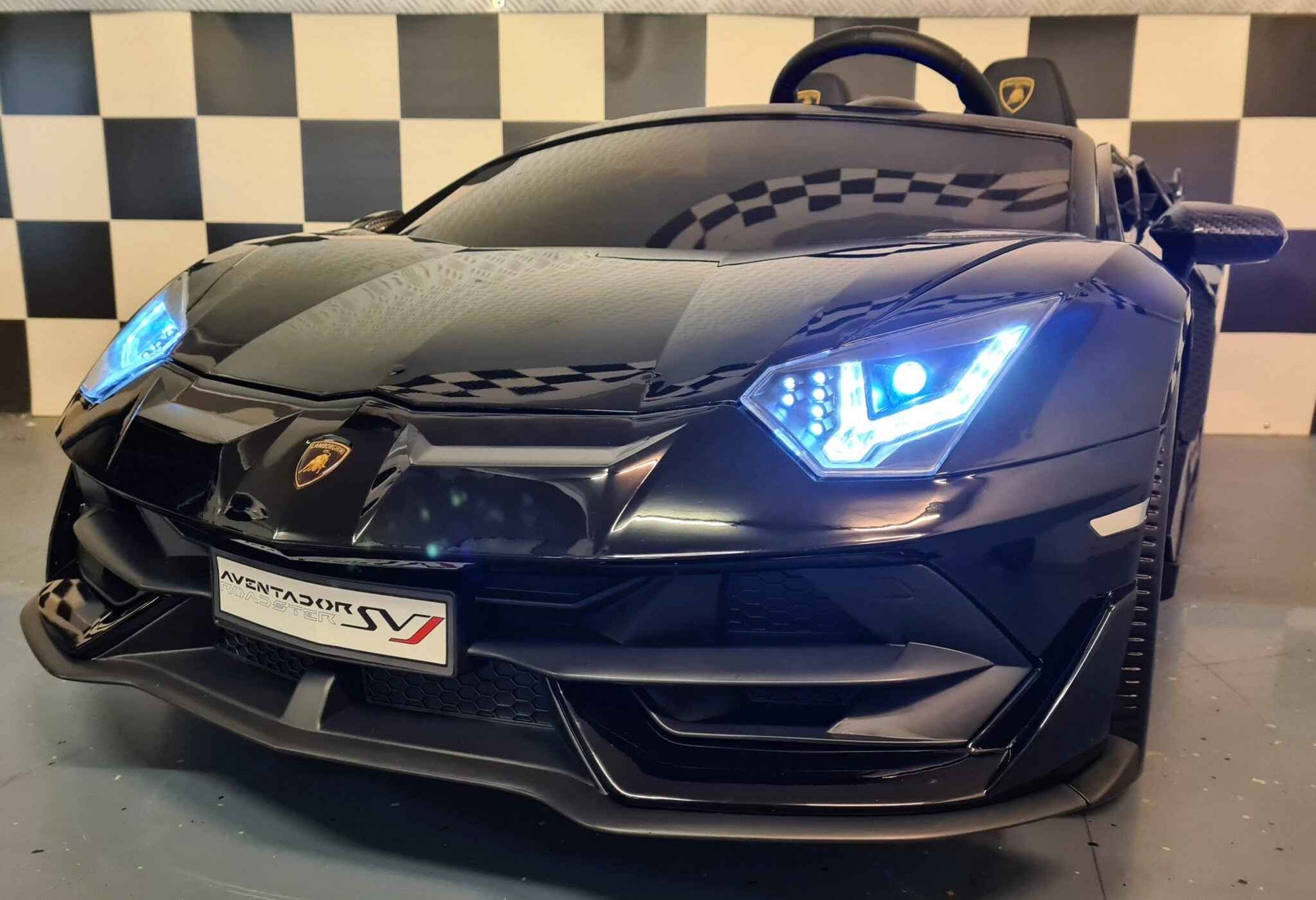 24 volt Lamborghini Aventador voor 2 personen met driftfunctie, metallic zwart