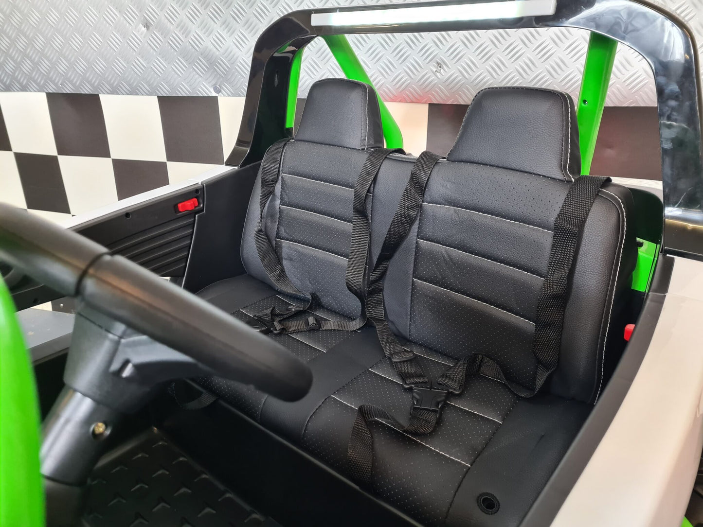 Electric children's buggy 24 volt 2-seater white/green