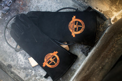 The Windmill set van 2 lederen BBQ handschoenen Vuur & Rook