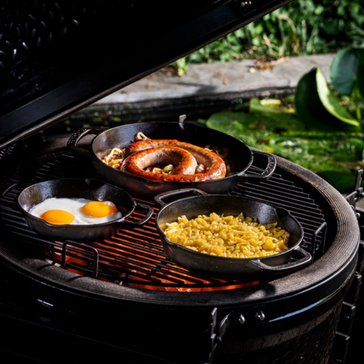 The Windmill Skillet Medium met 2 Handvaten Vuur & Rook